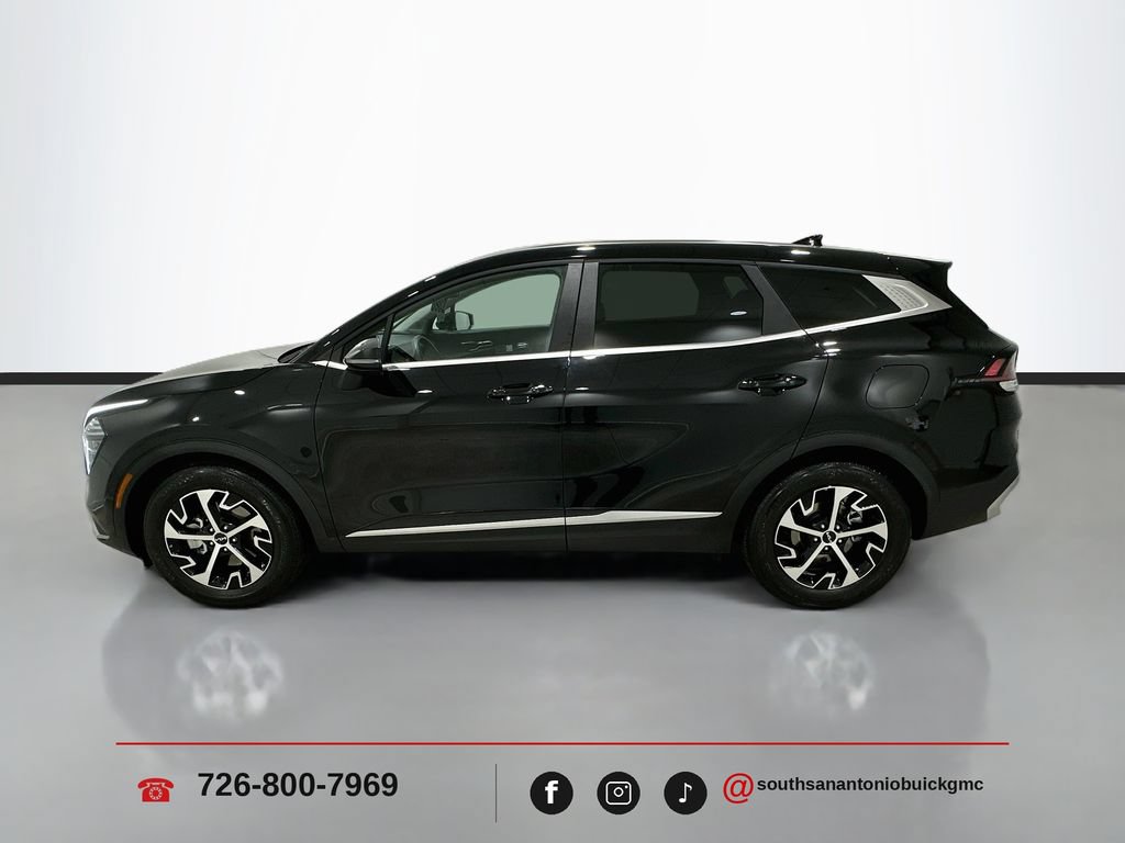 Used 2025 Kia Sportage EX FWD image 4
