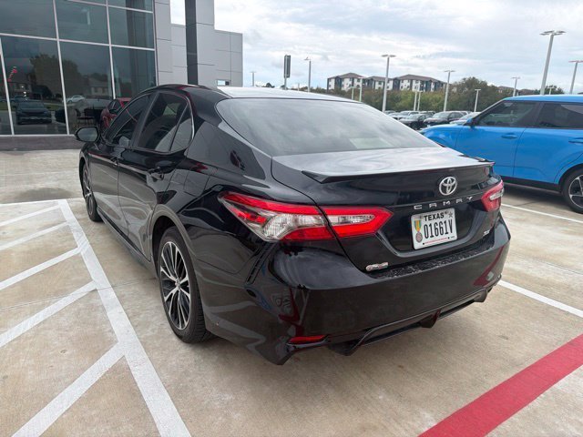 Used 2018 Toyota Camry SE FWD image 6