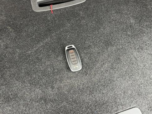 Used 2024 Nissan Rogue SL image 85