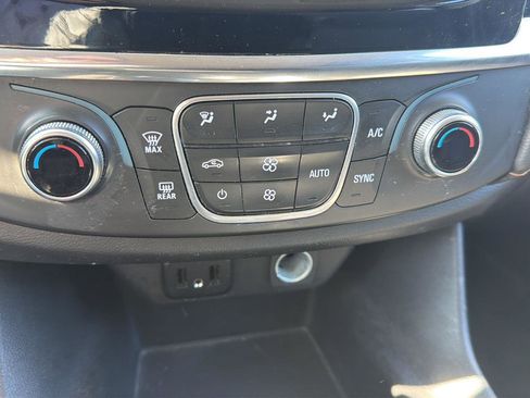 Used 2019 Chevrolet Traverse LS image 23