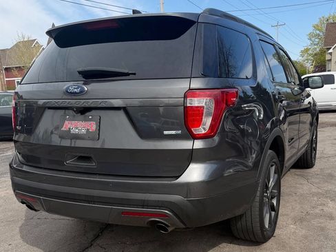 Used 2017 Ford Explorer XLT w/ Equipment Group 202A AWD/4WD image 17