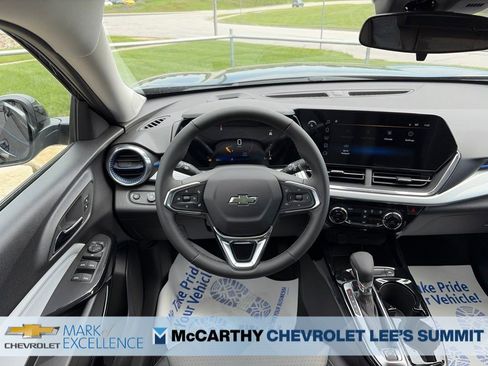New 2026 Chevrolet Trax LT w/ Driver Confidence Package FWD image 28