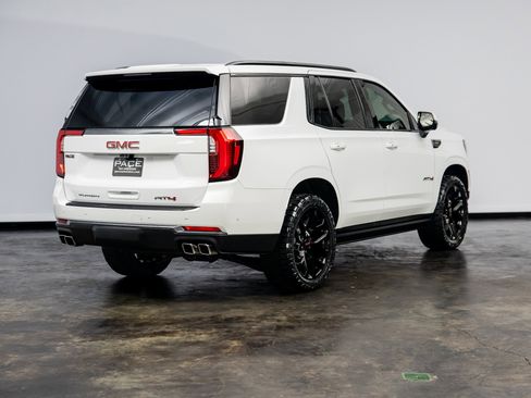 Used 2025 GMC Yukon AT4 w/ AT4 Premium Plus Package image 24