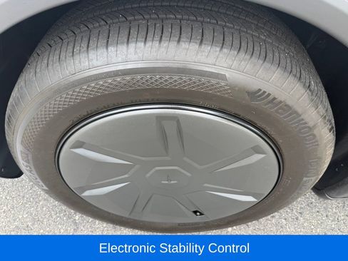 Used 2026 Tesla Model Y 2WD image 10