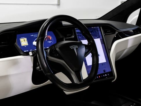 Used 2020 Tesla Model X Long Range image 19