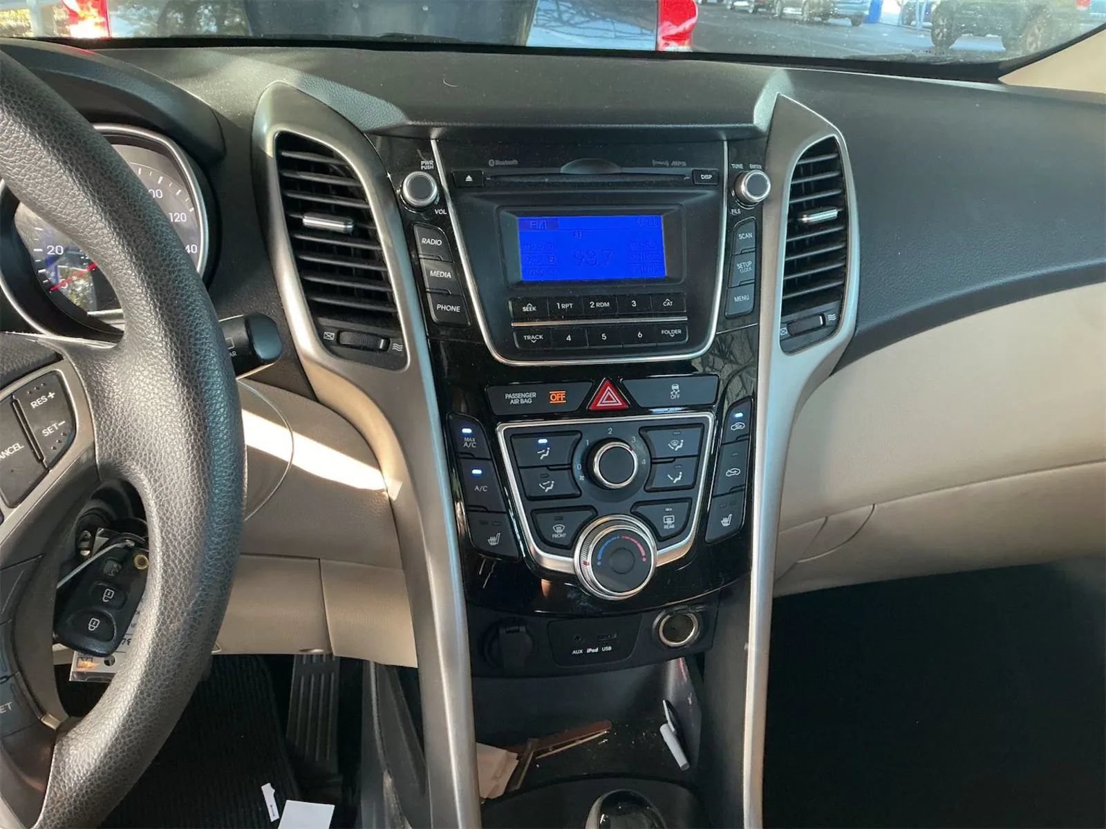 Used 2013 Hyundai Elantra GT FWD image 6