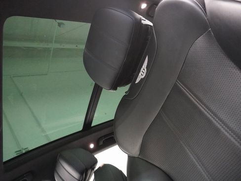 Used 2019 Bentley Bentayga image 8