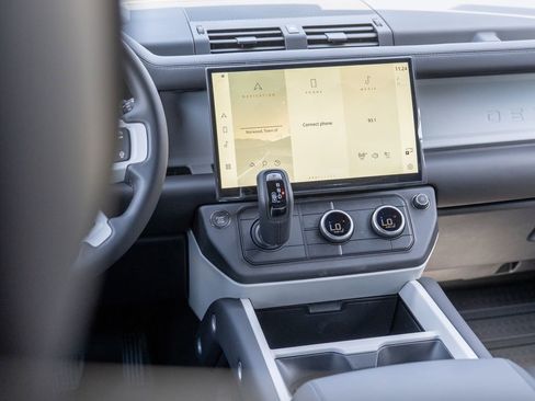 New 2026 Land Rover Defender 110 X-Dynamic SE AWD/4WD image 19