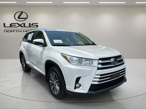 Used 2019 Toyota Highlander XLE AWD/4WD image 4
