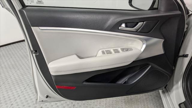 Used 2025 Genesis G70 2.5T AWD/4WD image 12