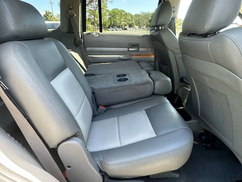 Used 2007 Chrysler Aspen Limited w/ PWR Convenience Group image 18