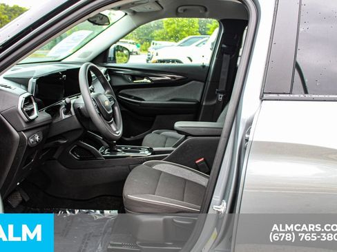 Used 2025 Chevrolet TrailBlazer LT FWD image 14