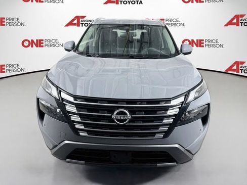 Used 2025 Nissan Rogue SL FWD image 2
