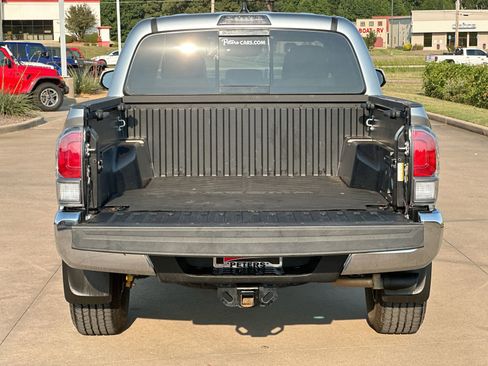 Used 2022 Toyota Tacoma TRD Off-Road image 22
