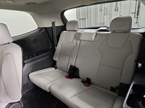 Used 2023 Kia Telluride SX FWD image 16