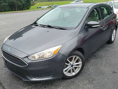 Used 2017 Ford Focus SE image 1