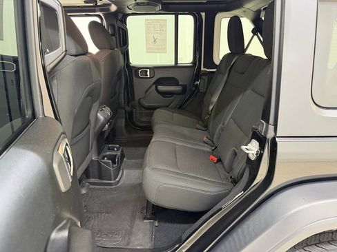 Used 2019 Jeep Wrangler Unlimited Sport S AWD/4WD image 15