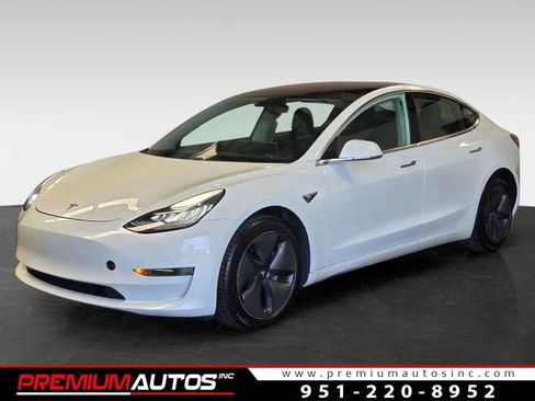 Used 2018 Tesla Model 3 Long Range RWD image 1