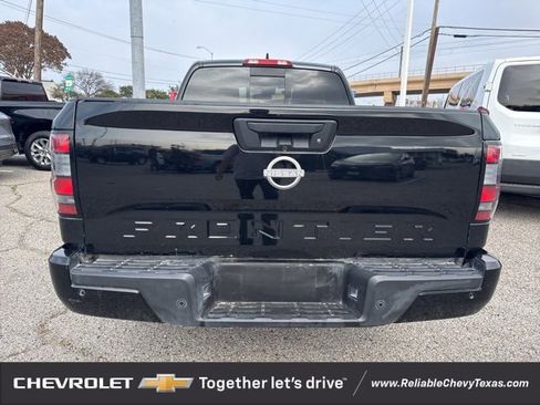 Used 2025 Nissan Frontier SV image 5