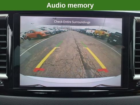 Used 2023 Chrysler Pacifica Touring-L FWD image 20