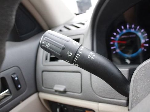 Used 2010 Ford Fusion SE FWD image 11