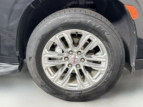 Used 2021 GMC Yukon XL SLT AWD/4WD image 32