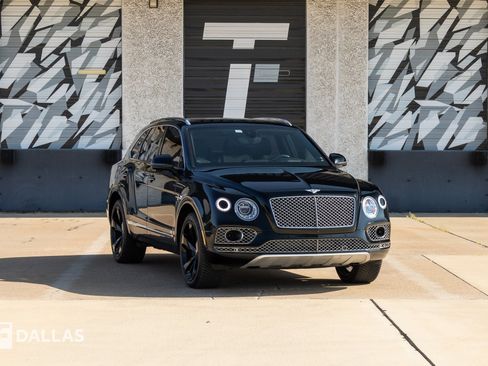 Used 2018 Bentley Bentayga AWD/4WD image 1