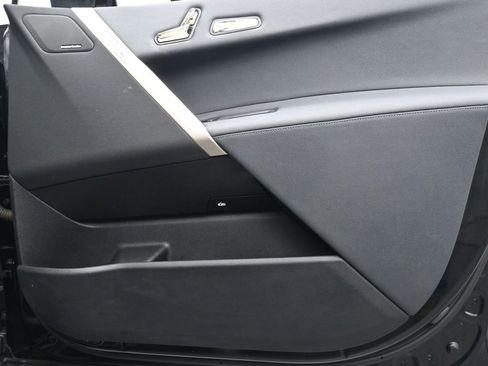 Used 2023 BMW iX xDrive50 w/ Premium Package image 26