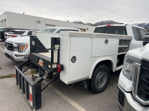 Used 2020 Ford F250 XL w/ Power Equipment Group image 9