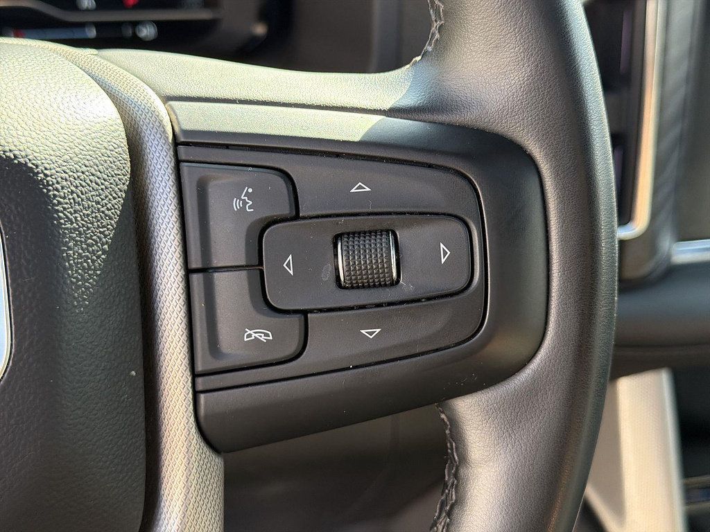 Used 2024 GMC Yukon XL Denali RWD image 37