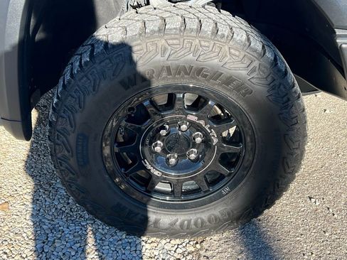 Used 2024 GMC Sierra 1500 AT4X w/ AT4X AEV Edition image 10