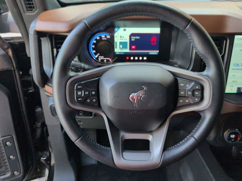 Used 2024 Ford Bronco Outer Banks AWD/4WD image 9