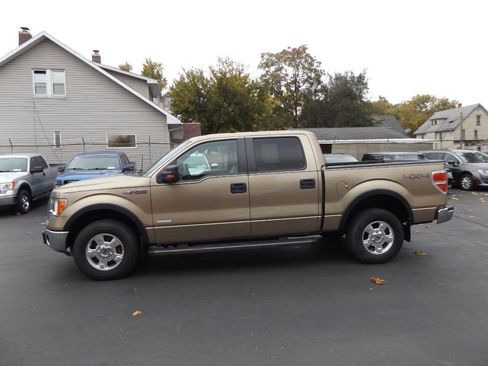 Used 2013 Ford F150 XLT w/ Mid Equipment Group image 11