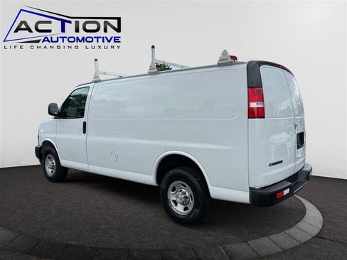 Used 2020 Chevrolet Express 3500 RWD image 6