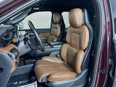 Used 2023 Lincoln Navigator Reserve AWD/4WD image 11