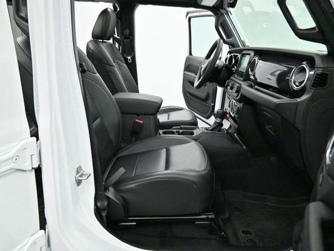 Used 2023 Jeep Wrangler Unlimited Sahara AWD/4WD image 32