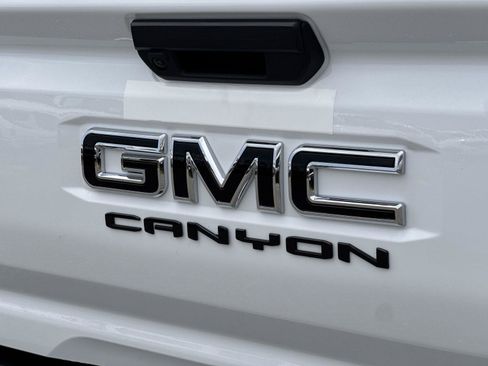 New 2026 GMC Canyon Elevation w/ LPO, Black Badging Package RWD image 26