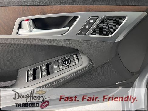 Used 2015 Hyundai Genesis 5.0 image 25