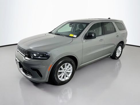 Used 2025 Dodge Durango GT RWD image 3