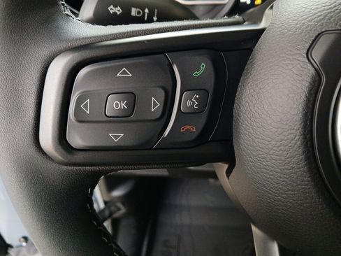 New 2026 Jeep Gladiator Sport AWD/4WD image 11