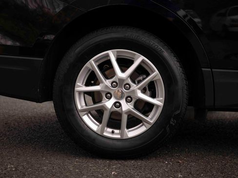 Used 2024 Chevrolet Equinox LT image 24