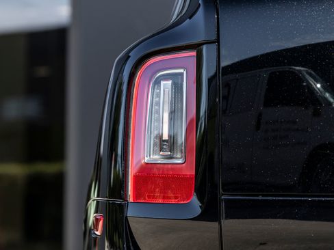 Used 2023 Rolls-Royce Cullinan image 13