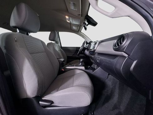 Certified 2023 Toyota Tacoma SR5 AWD/4WD image 29