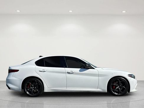 Used 2019 Alfa Romeo Giulia RWD image 6