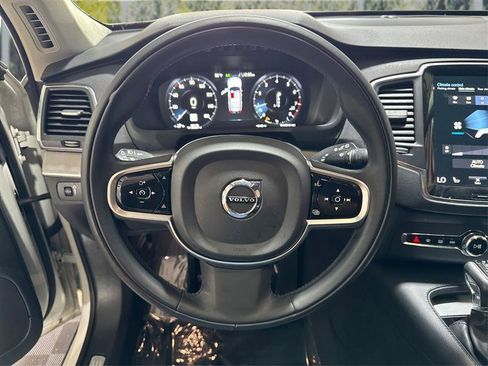 Used 2022 Volvo XC90 T5 Momentum AWD/4WD image 18