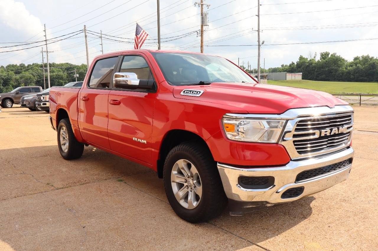 Used 2024 RAM 1500 Laramie AWD/4WD image 7