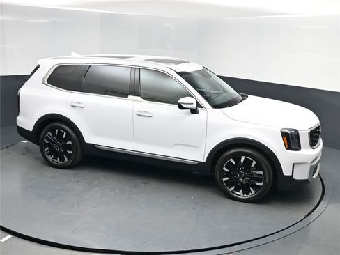 Used 2024 Kia Telluride SX Prestige w/ Towing Package image 7