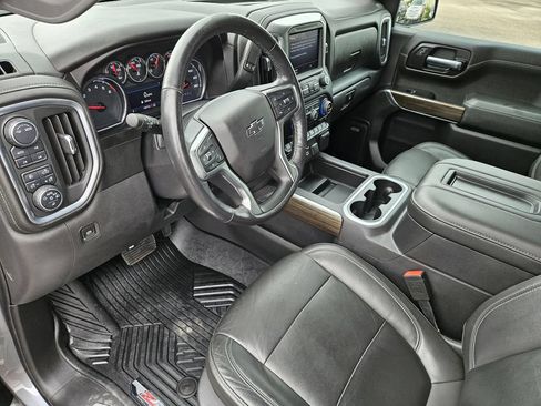 Used 2020 Chevrolet Silverado 1500 LT Trail Boss AWD/4WD image 3