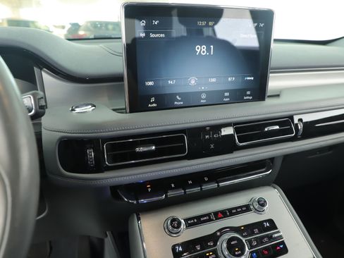 Used 2020 Lincoln Aviator Reserve w/ Elements Package Plus image 9