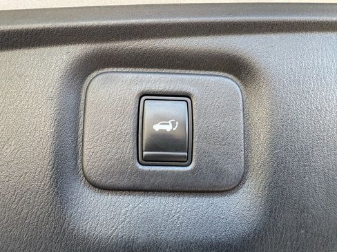 Used 2017 INFINITI QX60 Luxe w/ Deluxe Technology Package image 39